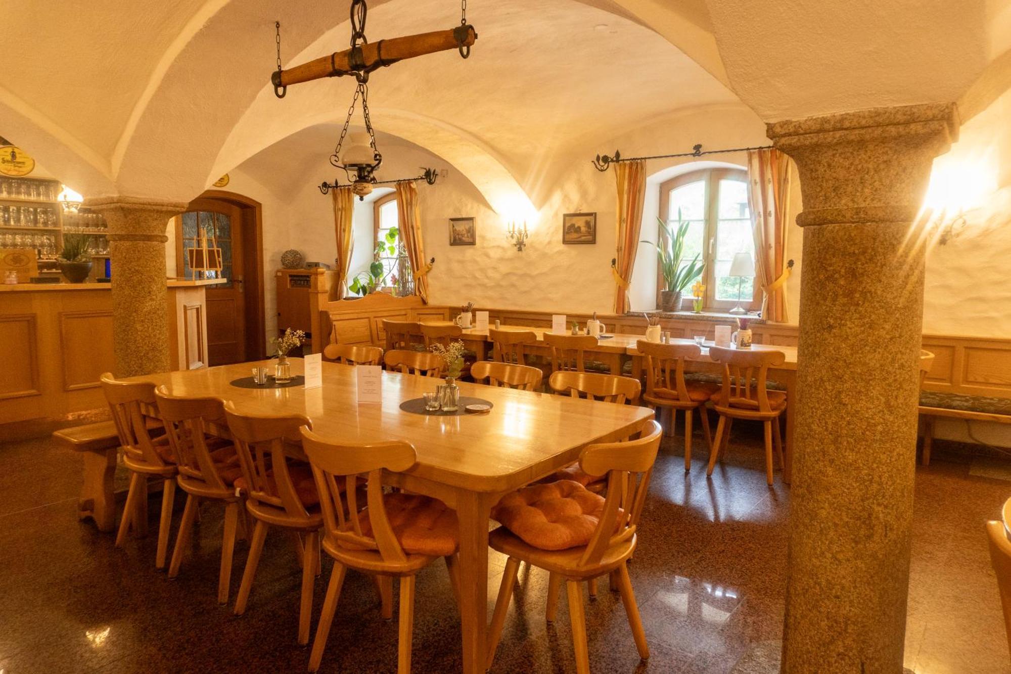 Landgasthof - Braukeller - Fattigau Oberkotzau Экстерьер фото